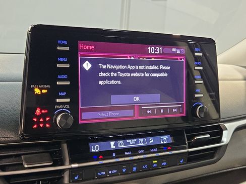Used 2023 Toyota Sienna XLE FWD image 31