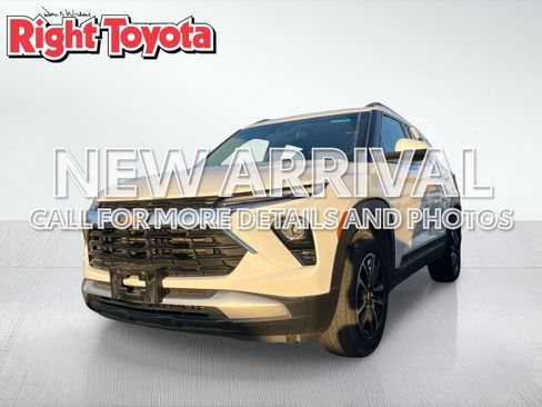 Used 2025 Chevrolet TrailBlazer LT AWD/4WD image 1