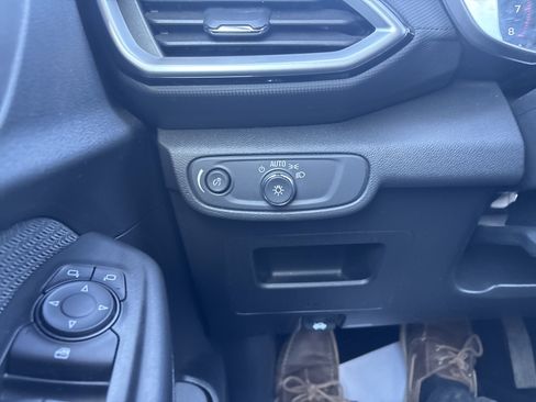 Used 2021 Chevrolet TrailBlazer LS image 29