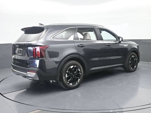 Used 2025 Kia Sorento S w/ Panoramic Sunroof Package FWD image 6
