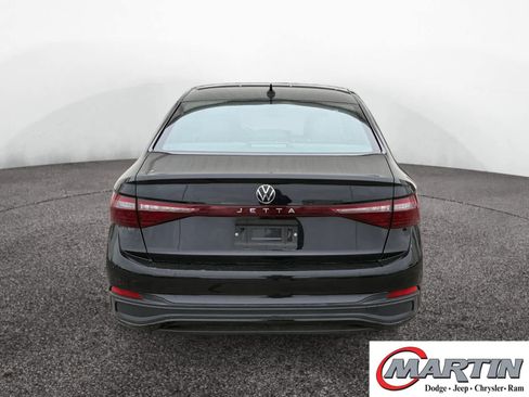Used 2025 Volkswagen Jetta Sport FWD image 6