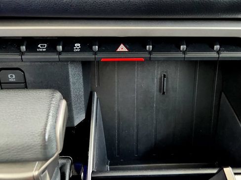 Used 2023 Toyota Sequoia Limited AWD/4WD image 34