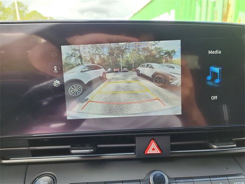 New 2025 Hyundai Elantra SEL image 19