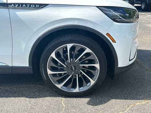 New 2026 Lincoln Aviator Reserve AWD/4WD image 13