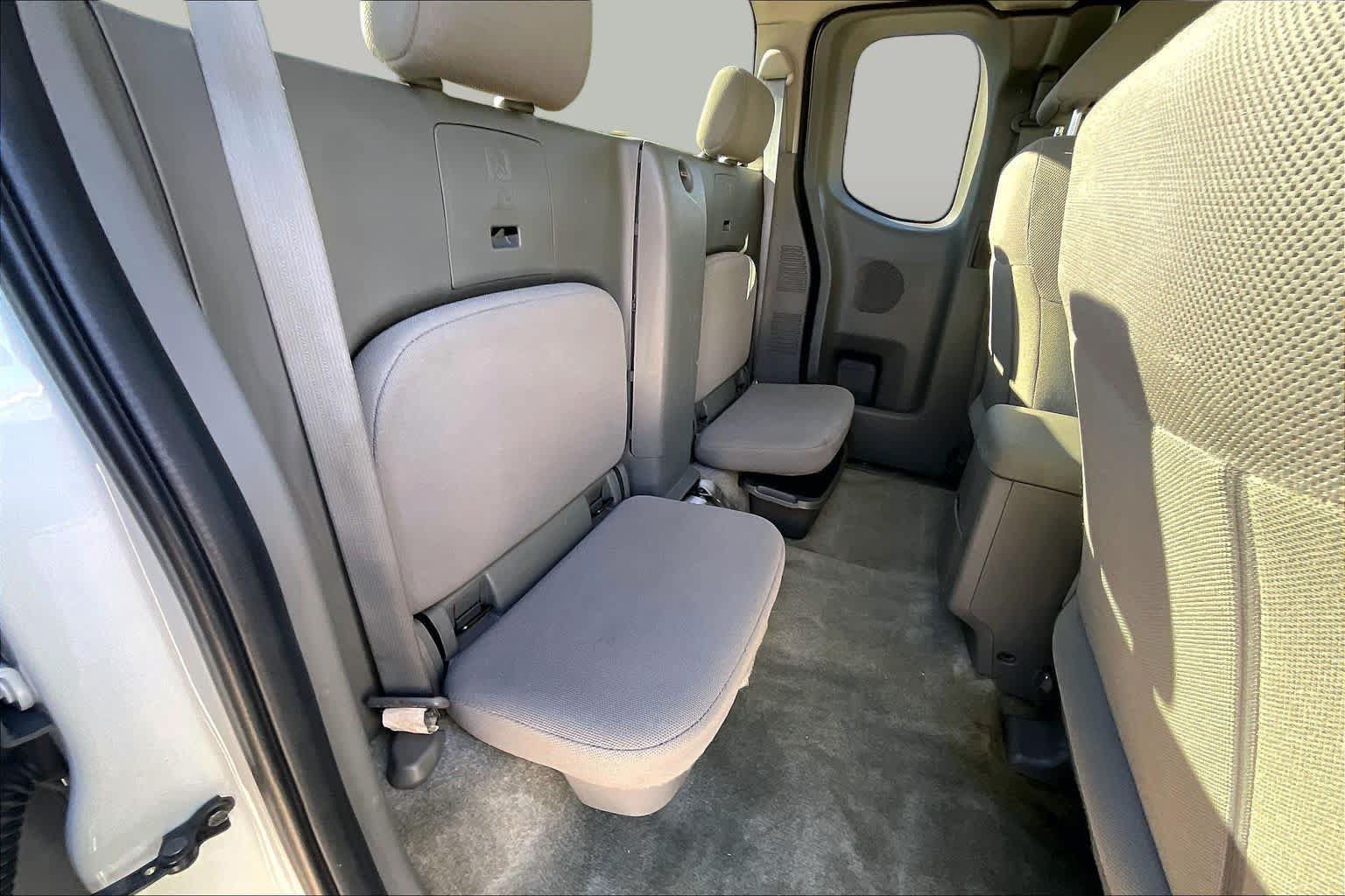 Used 2016 Nissan Frontier S RWD image 16
