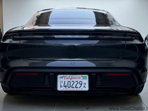 Used 2022 Porsche Taycan image 8