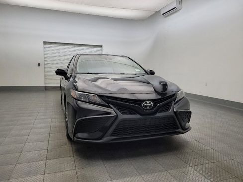 Used 2021 Toyota Camry SE image 14