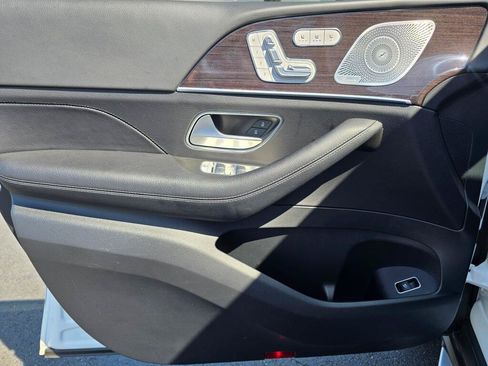 Used 2023 Mercedes-Benz GLS 450 4MATIC image 36