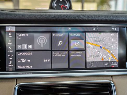 Used 2018 Porsche Panamera image 20