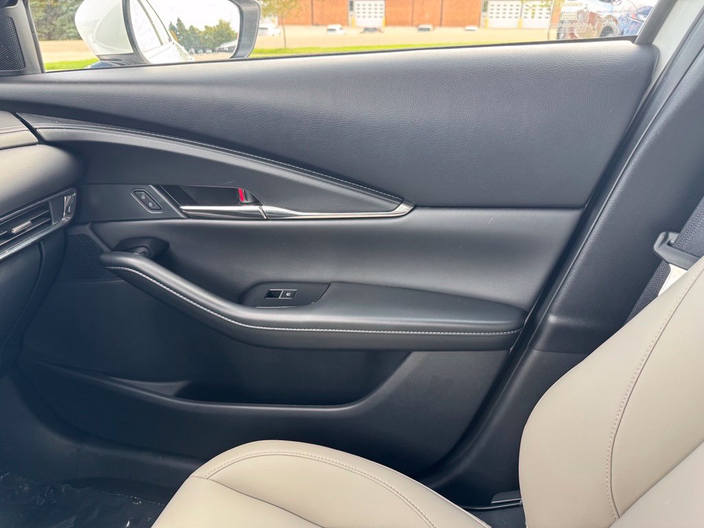 Certified 2024 MAZDA CX-30 AWD 2.5 S w/ Preferred Package image 19