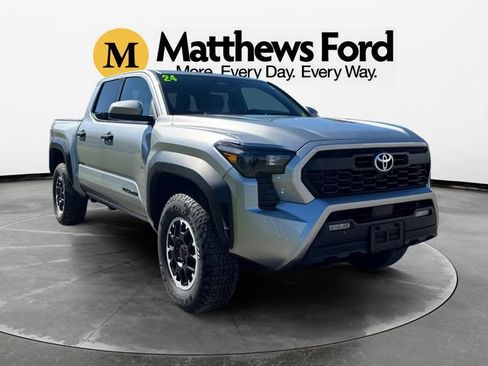 Used 2024 Toyota Tacoma TRD Off-Road AWD/4WD image 7