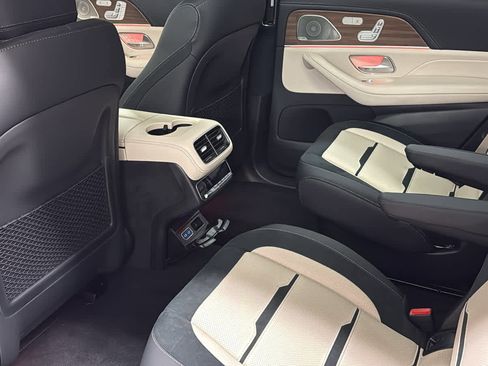 New 2026 Mercedes-Benz GLS 63 AMG 4MATIC image 32