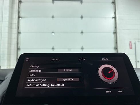 Used 2022 Nissan Armada SL w/ Captain's Chairs Package image 27