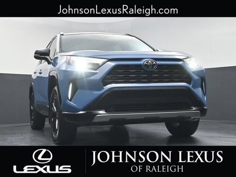 Used 2025 Toyota RAV4 XSE w/ Weather Package AWD/4WD image 16