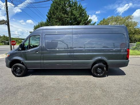 Used 2024 Mercedes-Benz Sprinter 2500 image 11
