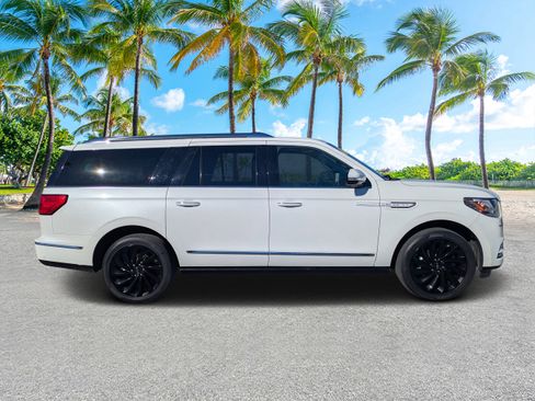 Used 2021 Lincoln Navigator L Reserve image 2
