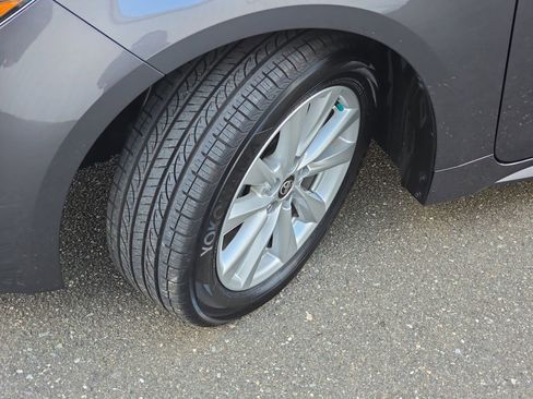 Used 2025 Toyota Corolla SE image 38