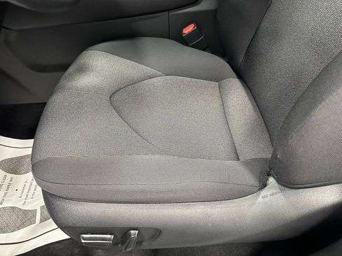 Used 2025 Toyota Grand Highlander AWD image 13