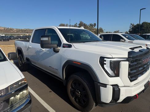Used 2024 GMC Sierra 2500 AT4 w/ AT4 Premium Plus Package AWD/4WD image 3
