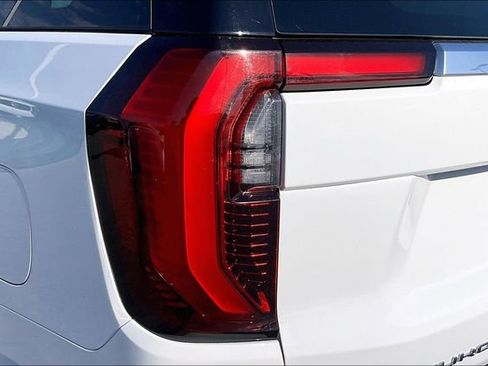 Used 2025 GMC Yukon XL Denali AWD/4WD image 31