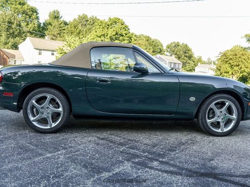 Used 2001 MAZDA MX-5 Miata RWD image 16