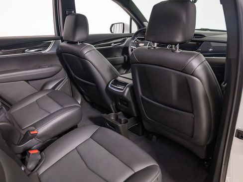 Used 2024 Cadillac XT6 Sport w/ Technology Package image 29