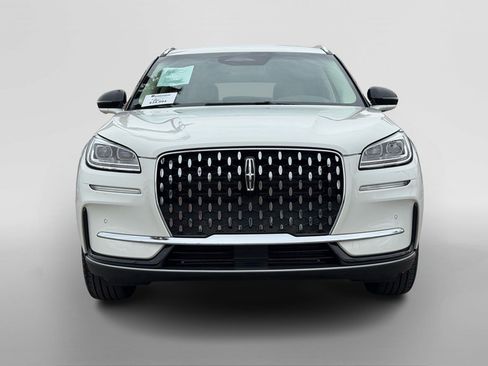 Used 2023 Lincoln Corsair Reserve w/ Equipment Group 201A image 8