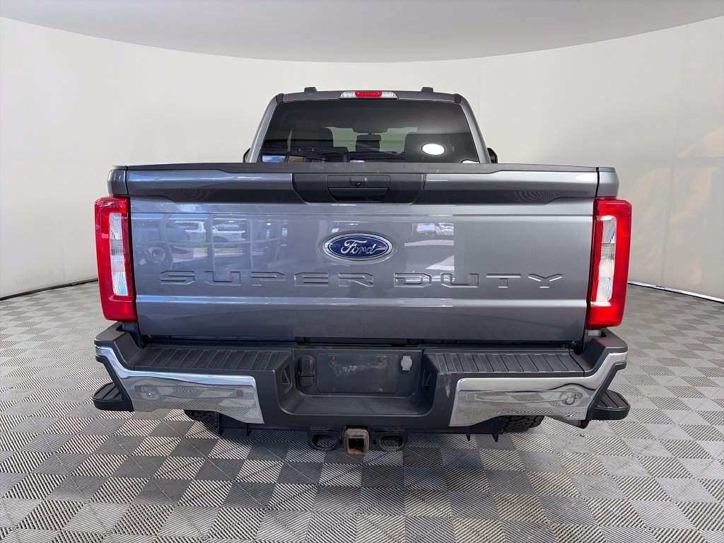 Used 2023 Ford F350 XLT AWD/4WD image 6
