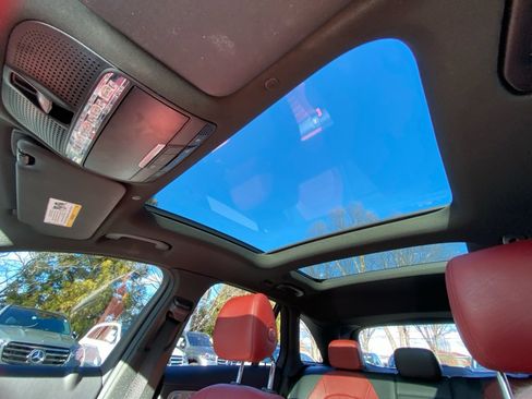 Used 2021 Mercedes-Benz GLC 43 AMG 4MATIC image 20