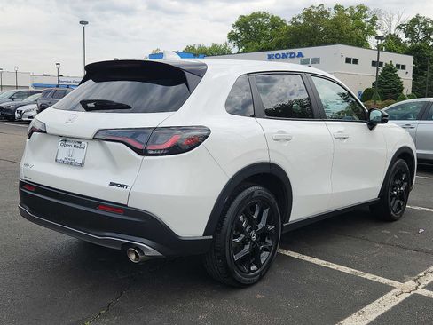 Certified 2025 Honda HR-V Sport image 6