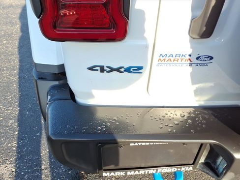 Used 2021 Jeep Wrangler Unlimited Rubicon 4xe w/ Cold Weather Group image 5