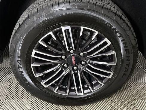 Used 2025 GMC Yukon Elevation AWD/4WD image 34