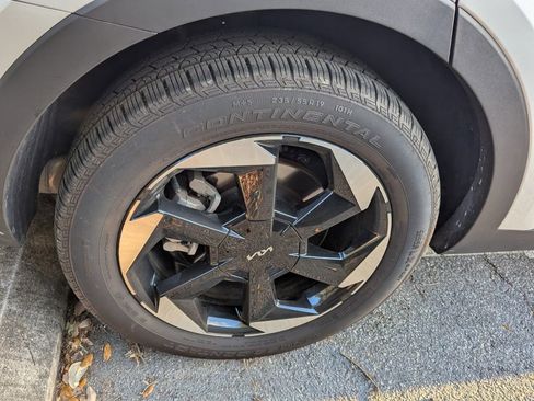 Used 2025 Kia Sorento EX image 13