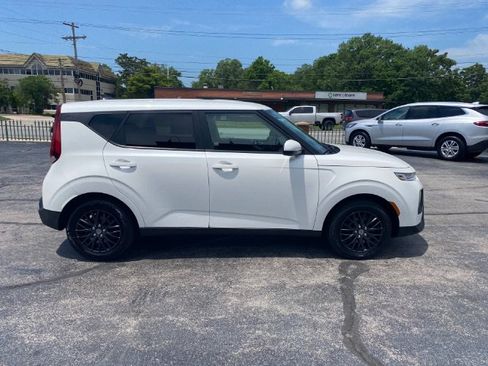 Used 2020 Kia Soul LX FWD image 5