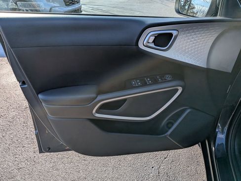 Used 2024 Kia Soul LX w/ Option Group 015 image 11