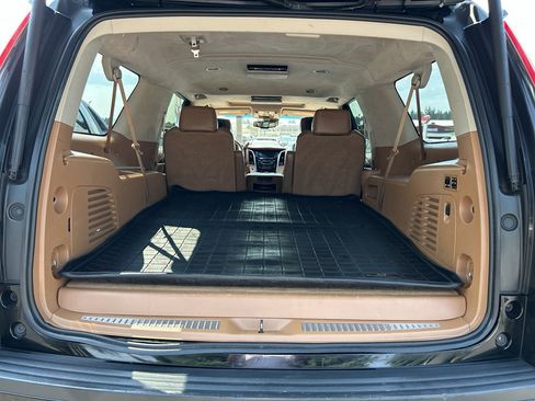 Used 2016 Cadillac Escalade ESV Platinum AWD/4WD image 11