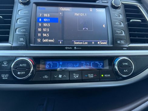 Used 2015 Toyota Highlander Limited image 11