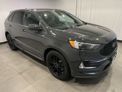 Used 2021 Ford Edge ST-Line w/ Class II Trailer Tow Package AWD/4WD image 3