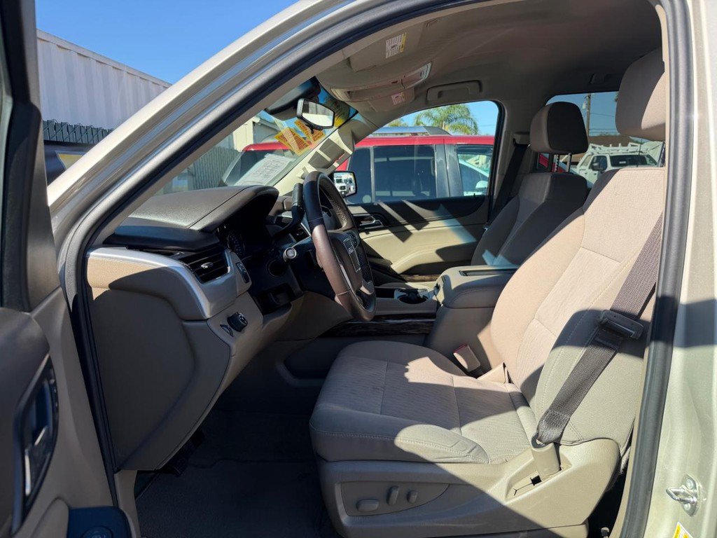 Used 2017 GMC Yukon XL SLE w/ Enhanced Driver Alert Package RWD image 17