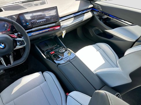 New 2026 BMW M5 Touring image 18