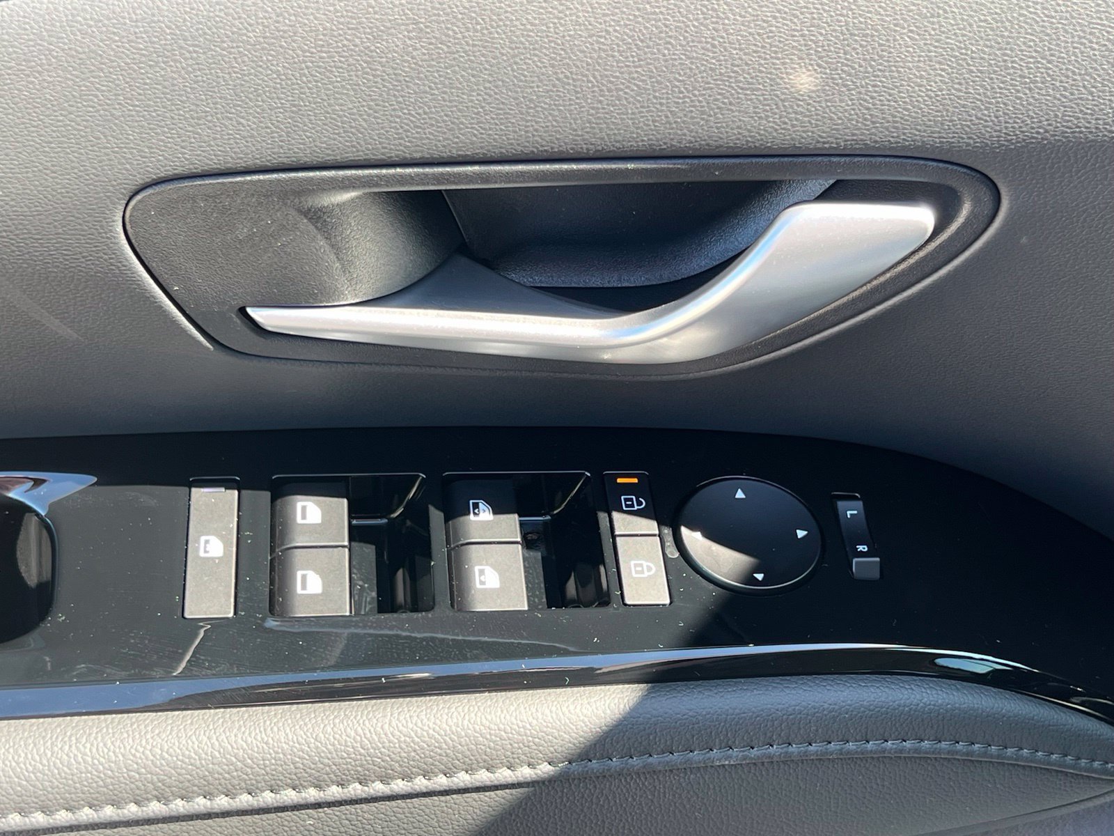 New 2026 Hyundai Tucson Limited FWD image 26