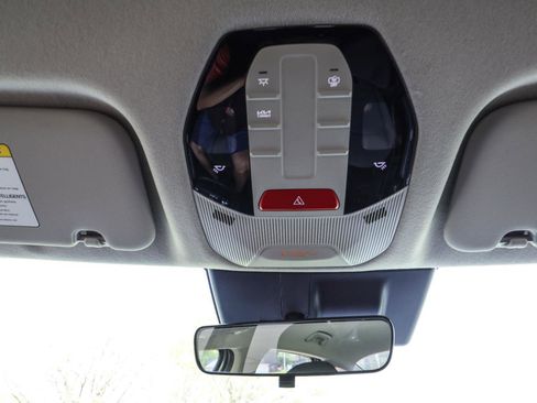 Used 2025 Kia K4 LXS image 32