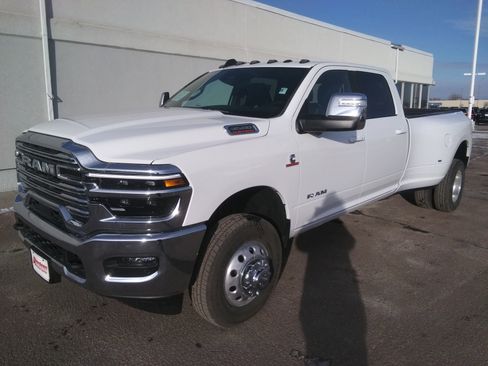 New 2026 RAM 3500 Laramie w/ Towing Technology Group image 2