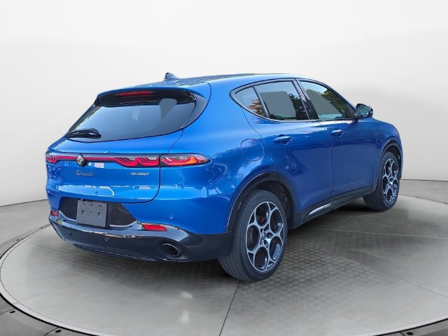 Used 2024 Alfa Romeo Tonale Veloce AWD/4WD image 5