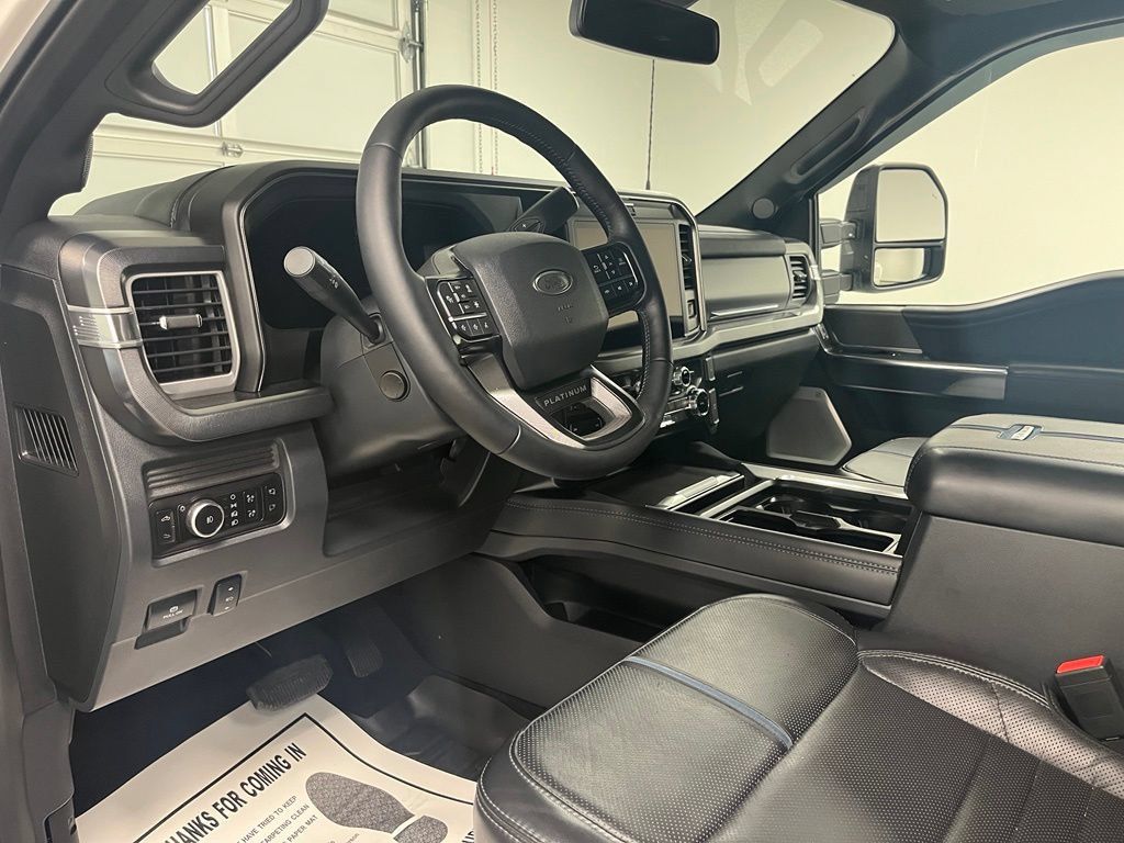 Used 2025 Ford F450 Platinum w/ FX4 Off-Road Package AWD/4WD image 22