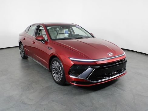 Certified 2025 Hyundai Sonata SEL image 13