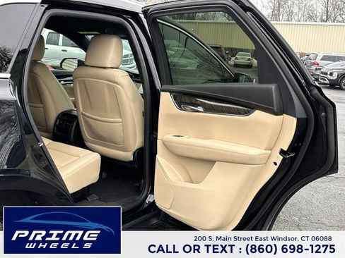 Used 2018 Cadillac XT5 AWD image 15