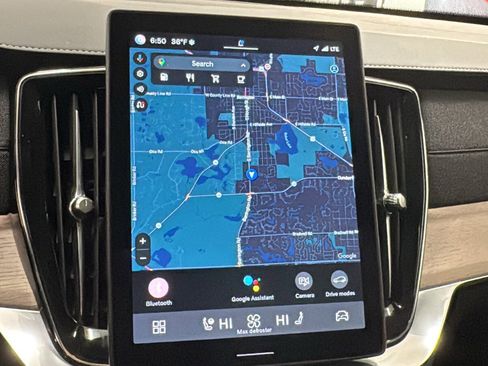 Used 2025 Volvo XC90 B6 Plus image 16