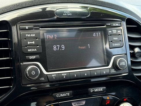 Used 2015 Nissan Juke SV AWD/4WD image 18