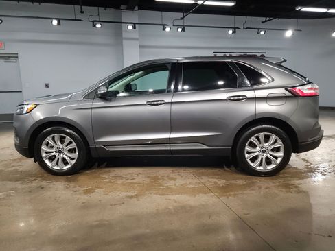 Used 2022 Ford Edge Titanium image 4